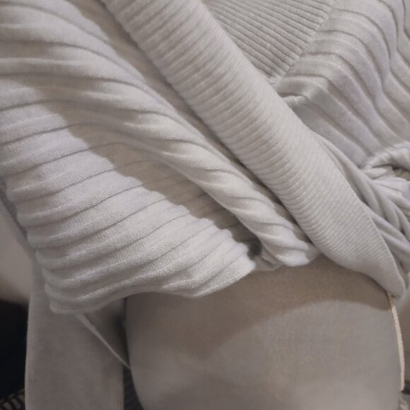 Womans Sweater - Picture 7 of 7